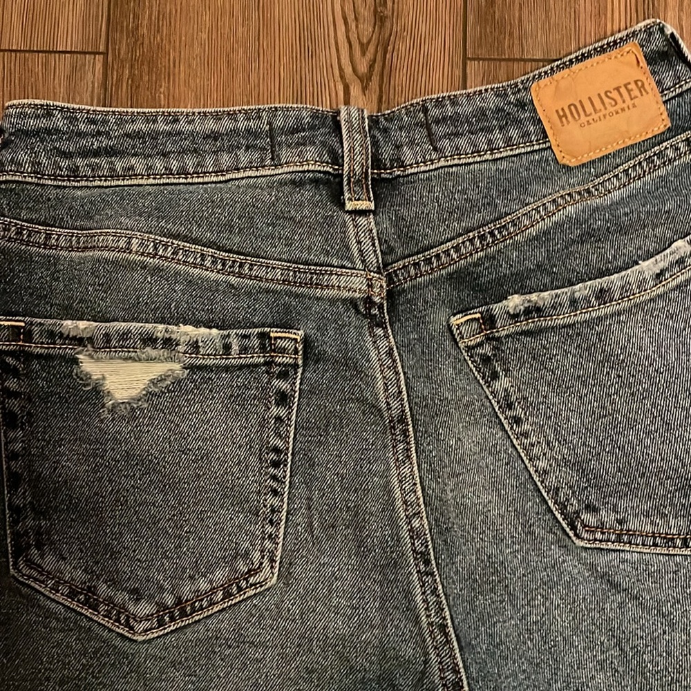 Hollister curvy ultra high rise mom jeans 27s - Picture 5 of 5